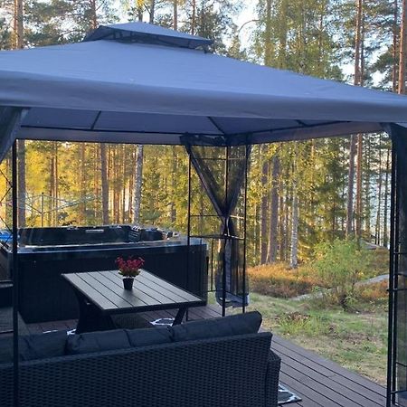 Elegant Villa On The Shore Of Lake Saimaa 拉彭兰塔 外观 照片