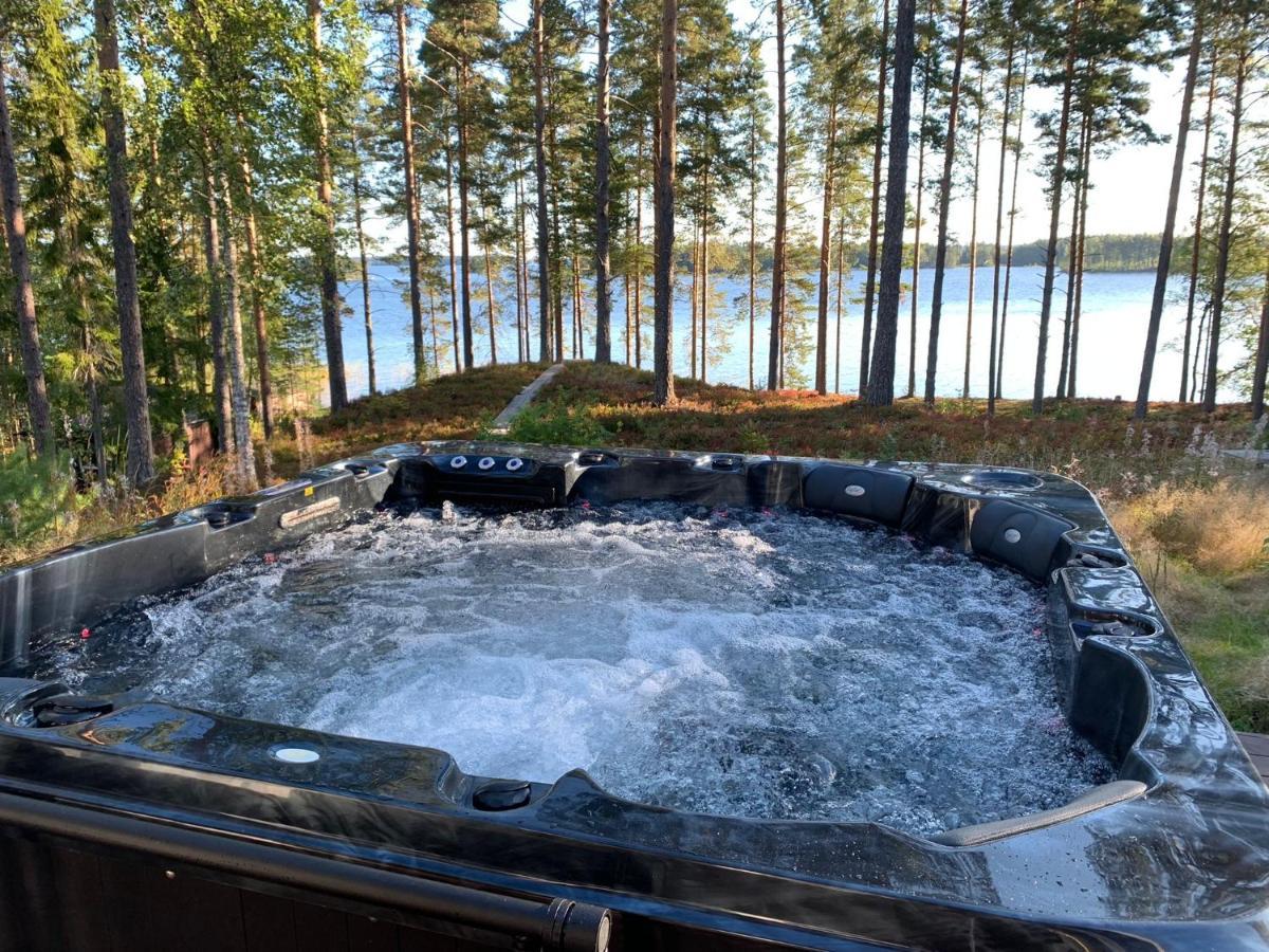 Elegant Villa On The Shore Of Lake Saimaa 拉彭兰塔 外观 照片