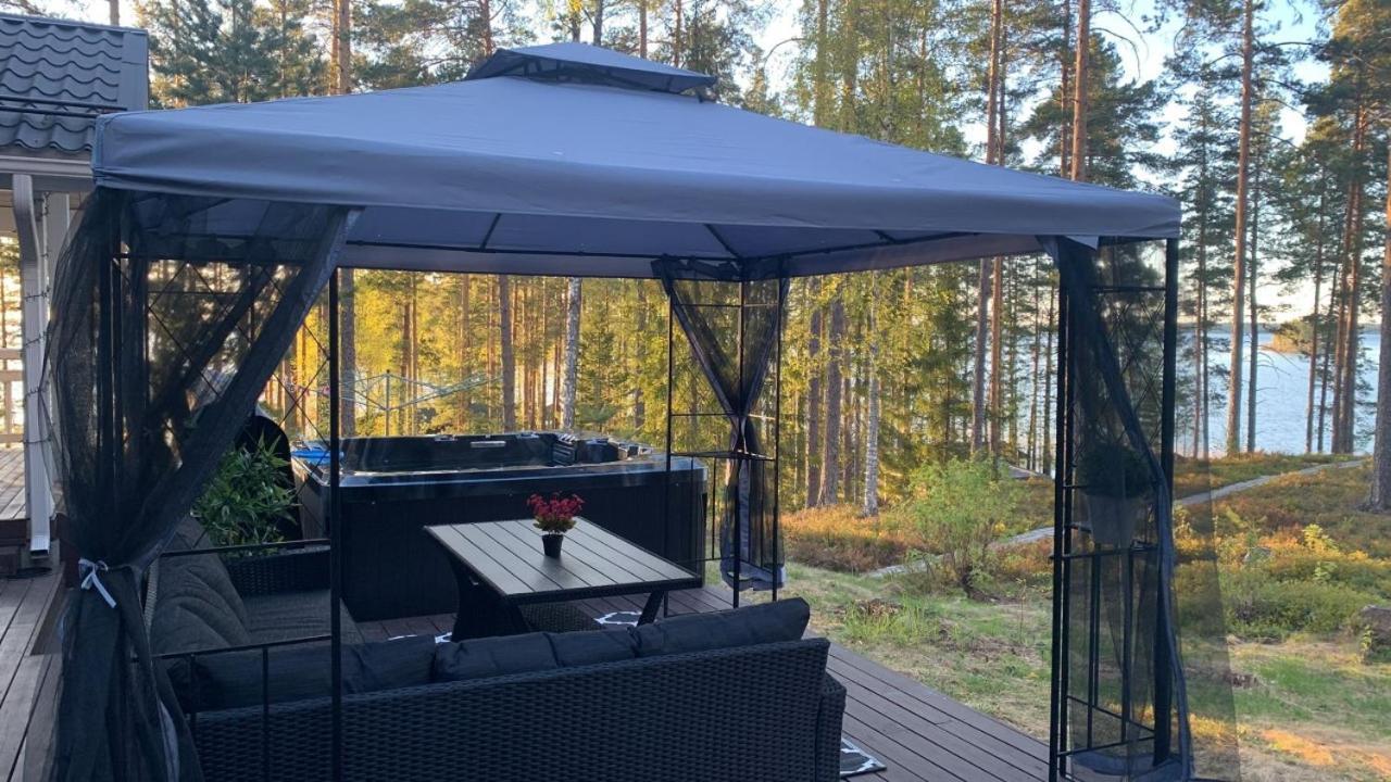 Elegant Villa On The Shore Of Lake Saimaa 拉彭兰塔 外观 照片